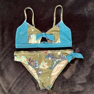 🌴Girl’s Roxy bikini🌴